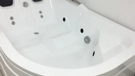 Whirlpool-Massagebadewanne zum Neupreis für zwei Personen